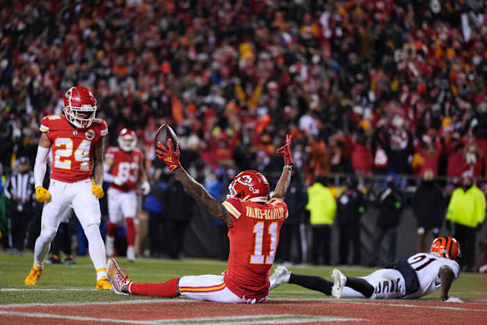Kansas City Chiefs Marquez Valdes-Scantling scores a touchdown over the Cincinnati Bengals in the 3rd quarter during the AFC Championship at Arrowhead Stadium in Kansas City, Missouri Sunday January 29, 2023. Sg10163 Edited